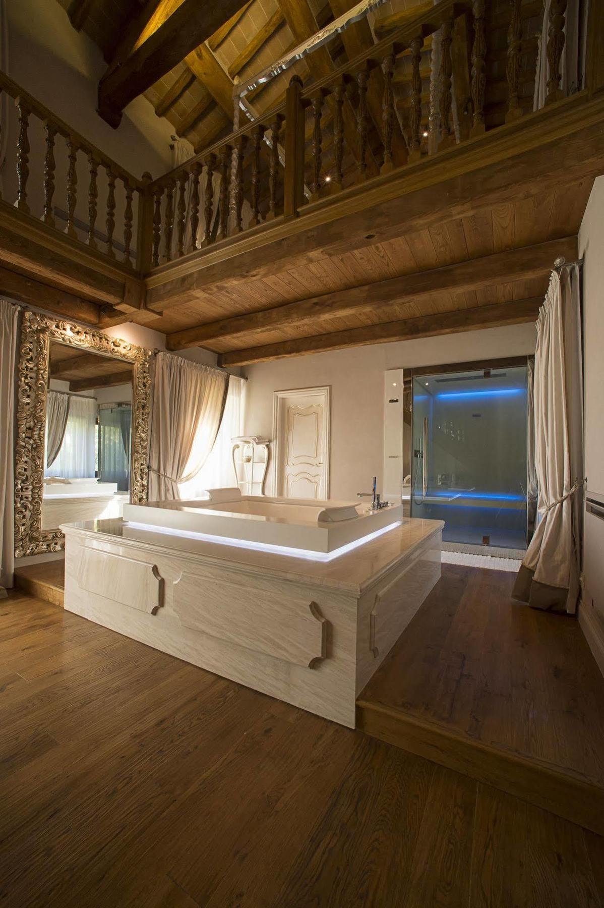 Hotel Relais La Corte Dei Papi 5*