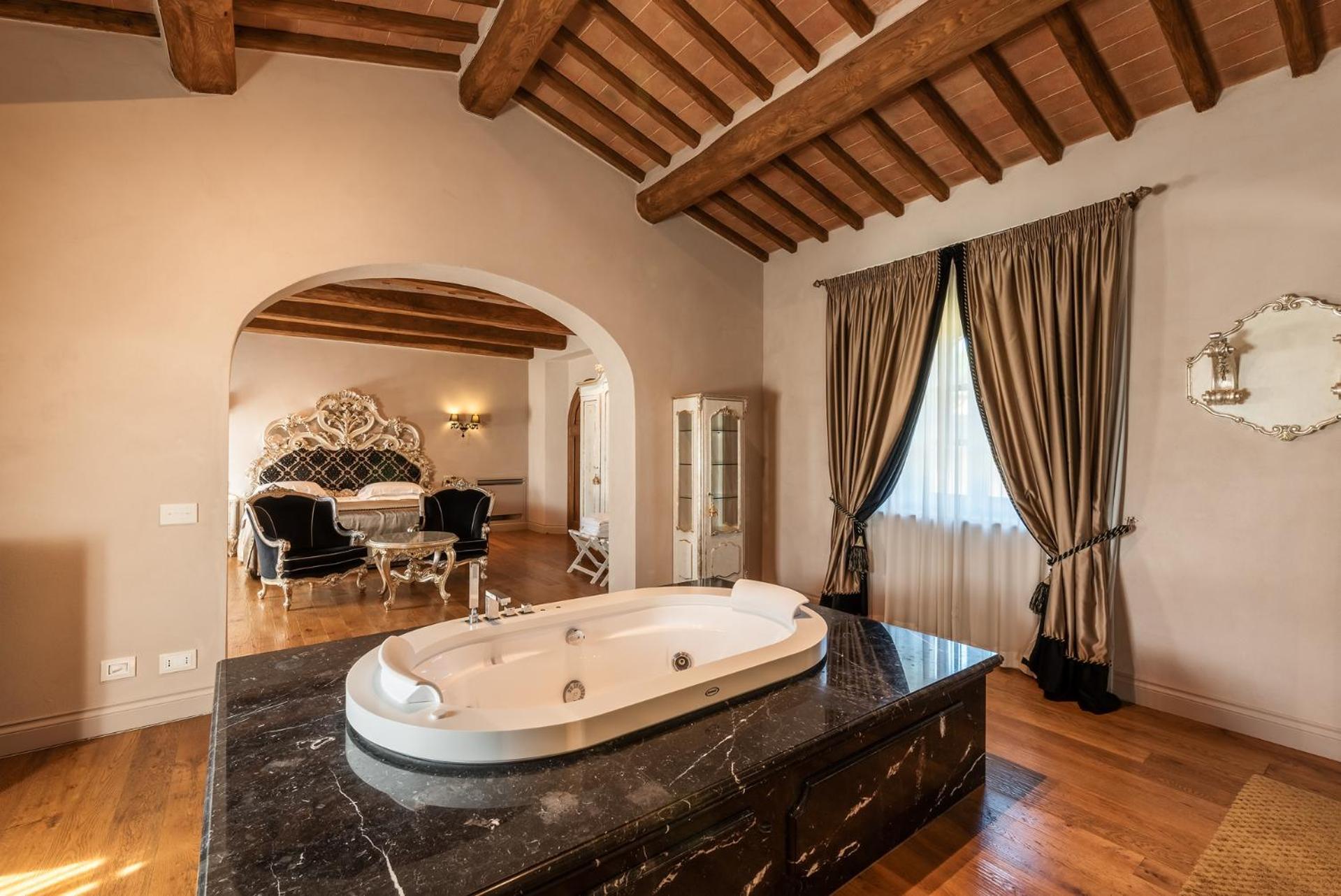 Relais La Corte Dei Papi Hotel 5*